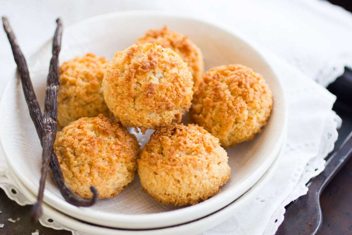 almond-butter-coconut-macaroons-recipe-gf