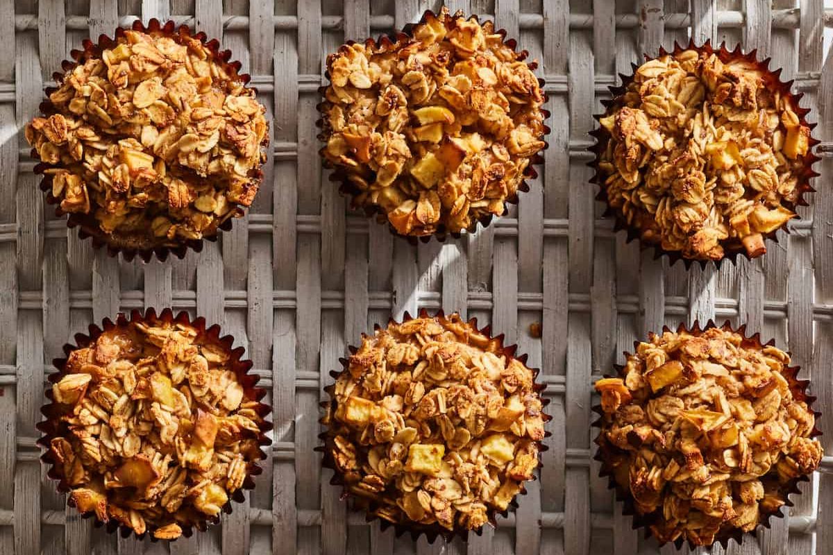 apple-cinnamon-baked-oatmeal-cups-recipe