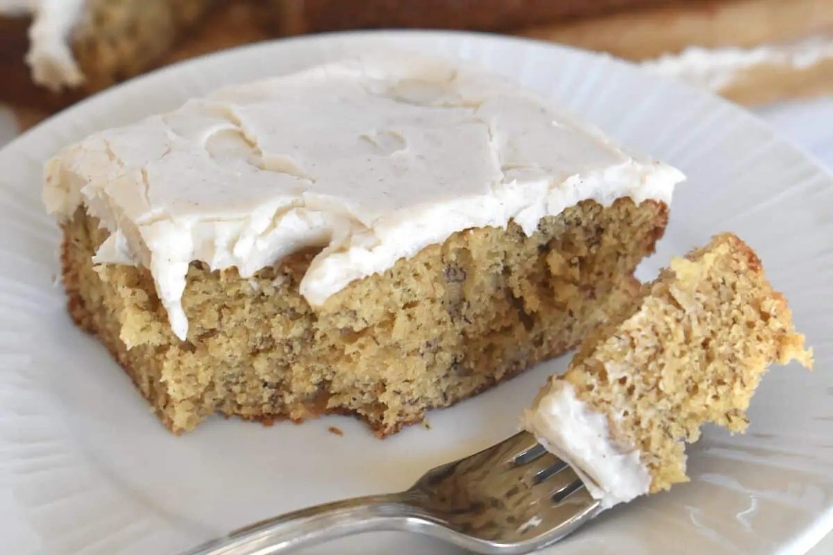 banana-cake-recipe-with-brown-butter-cream-cheese-frosting