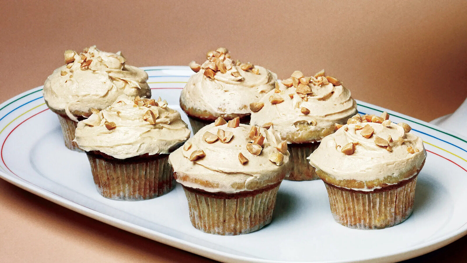 banana-cupcakes-with-chocolate-peanut-butter-frosting-recipe