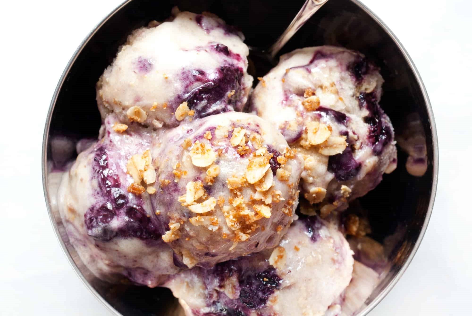 blueberry-crumble-ice-cream-recipe