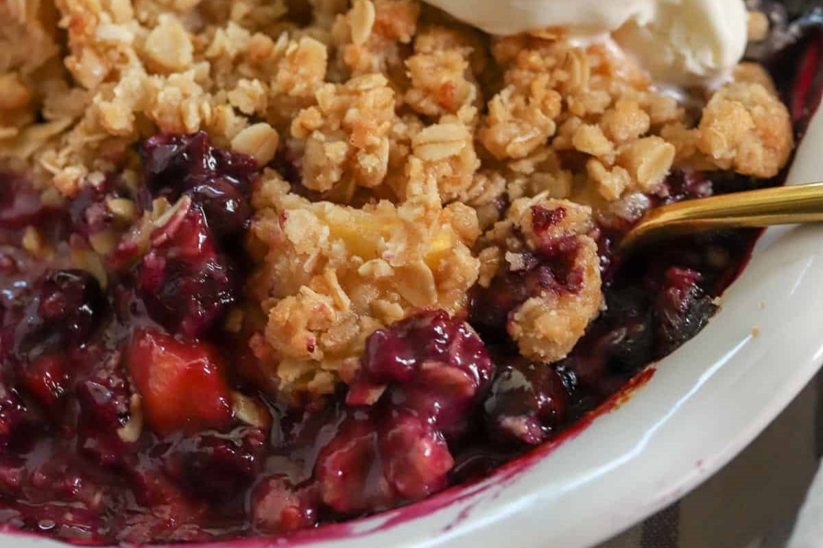 brown-butter-blueberry-peach-crisp-recipe