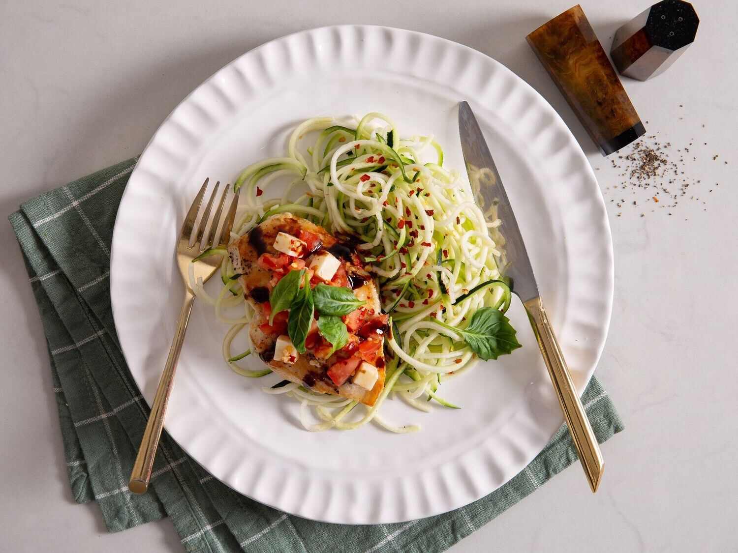 bruschetta-chicken-recipe-with-zucchini-noodles