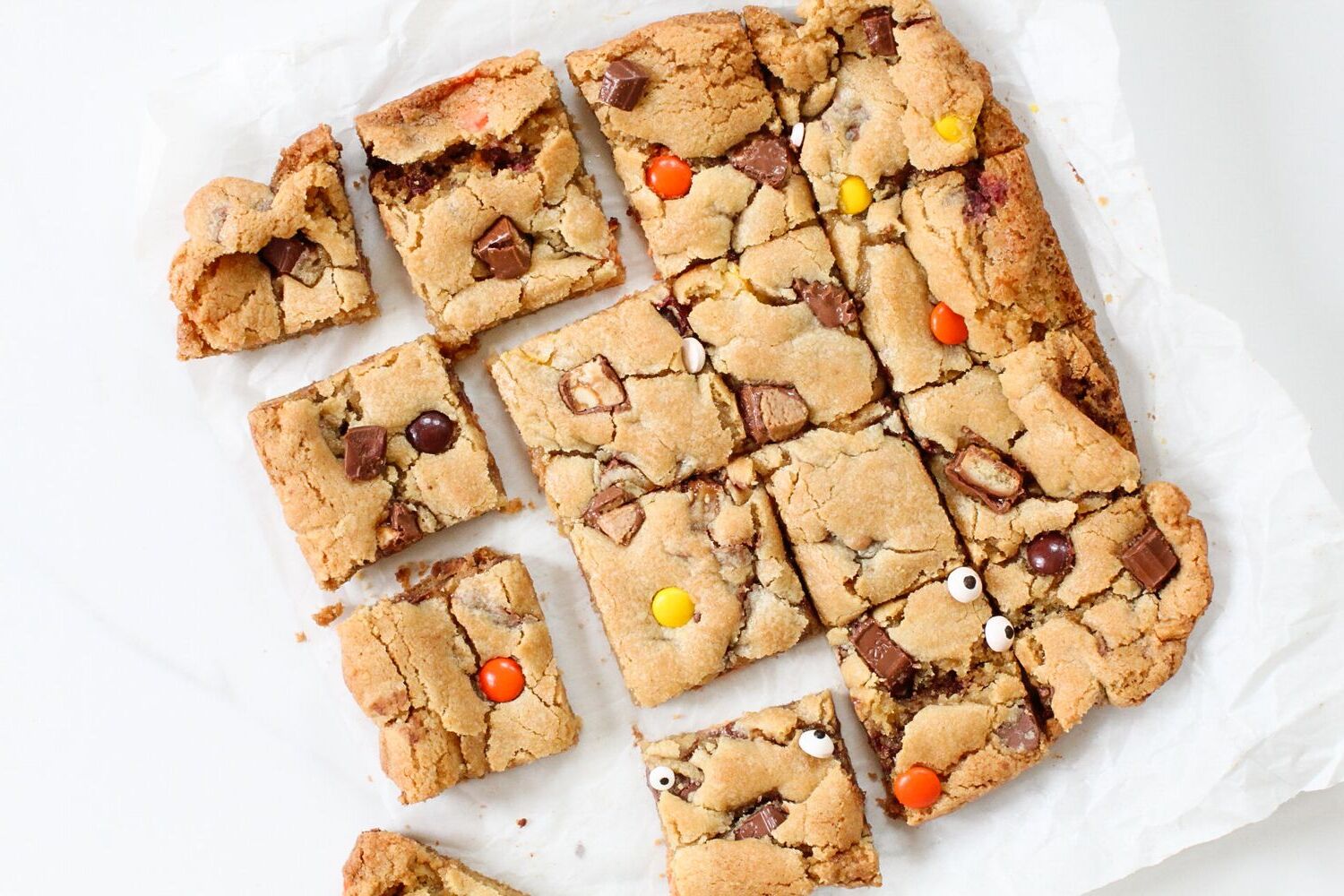 candy-bar-blondies-recipe