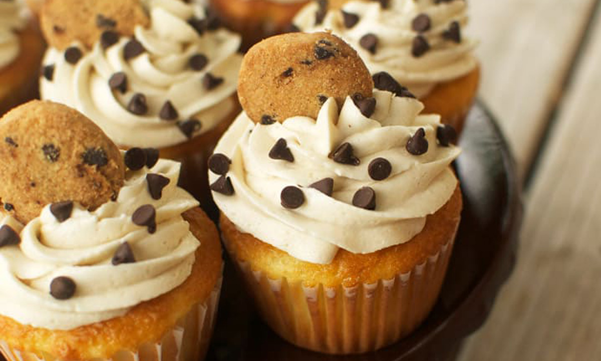 chocolate-chip-cookie-dough-cupcakes-recipe