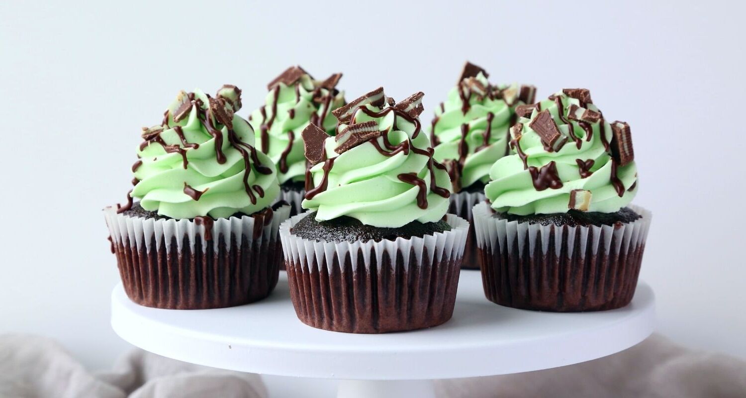 chocolate-cupcakes-with-mint-chip-frosting-recipe