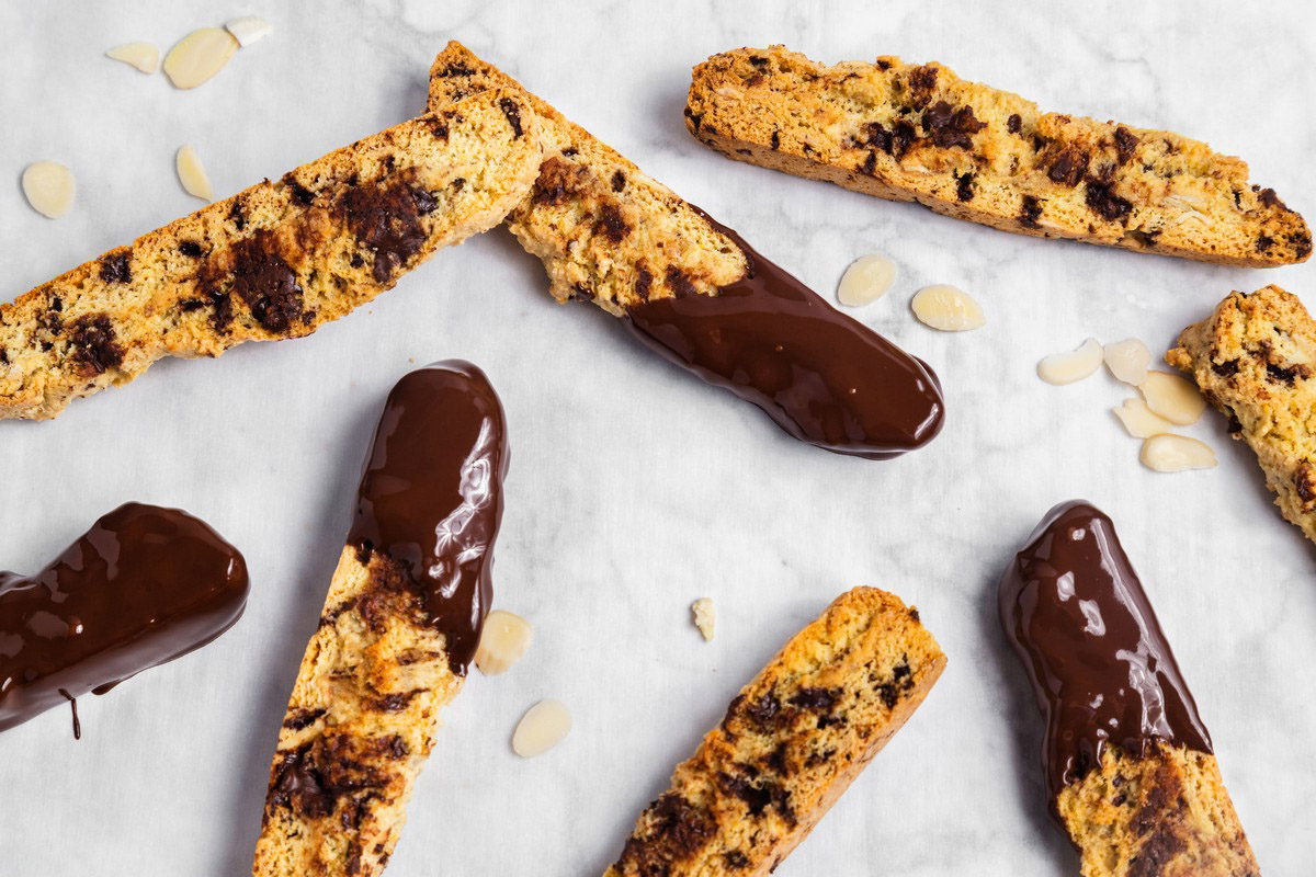 chocolate-dipped-almond-biscotti-recipe