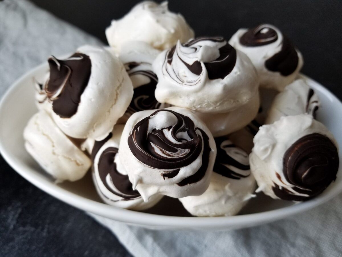 chocolate-swirled-meringue-cookies-recipe