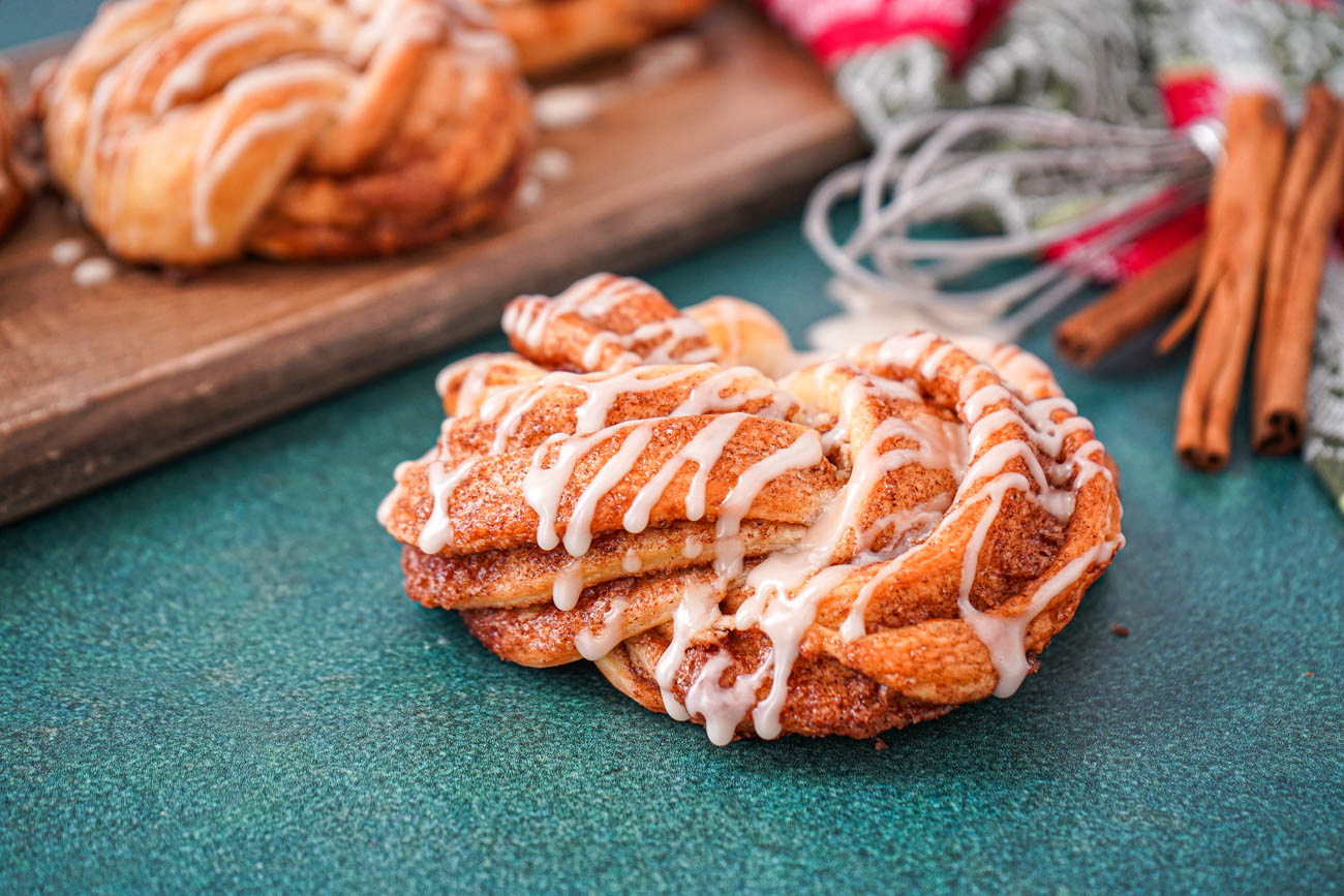 cinnamon-roll-wreath-recipe