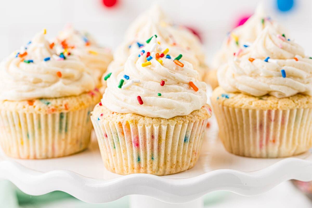 confetti-sprinkle-cupcakes-recipe