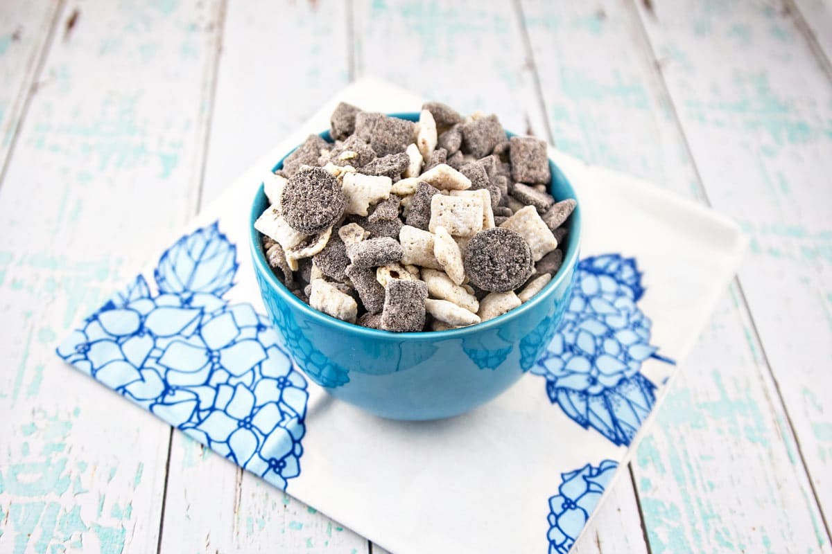 cookies-cream-puppy-chow-recipe