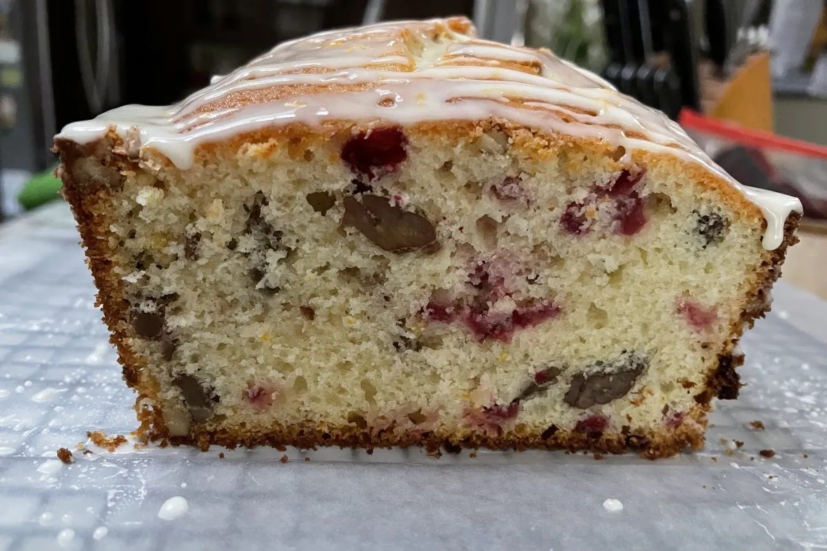 cranberry-pecan-holiday-cake-recipe