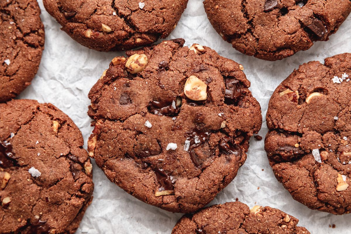 dark-chocolate-almond-cookies-recipe