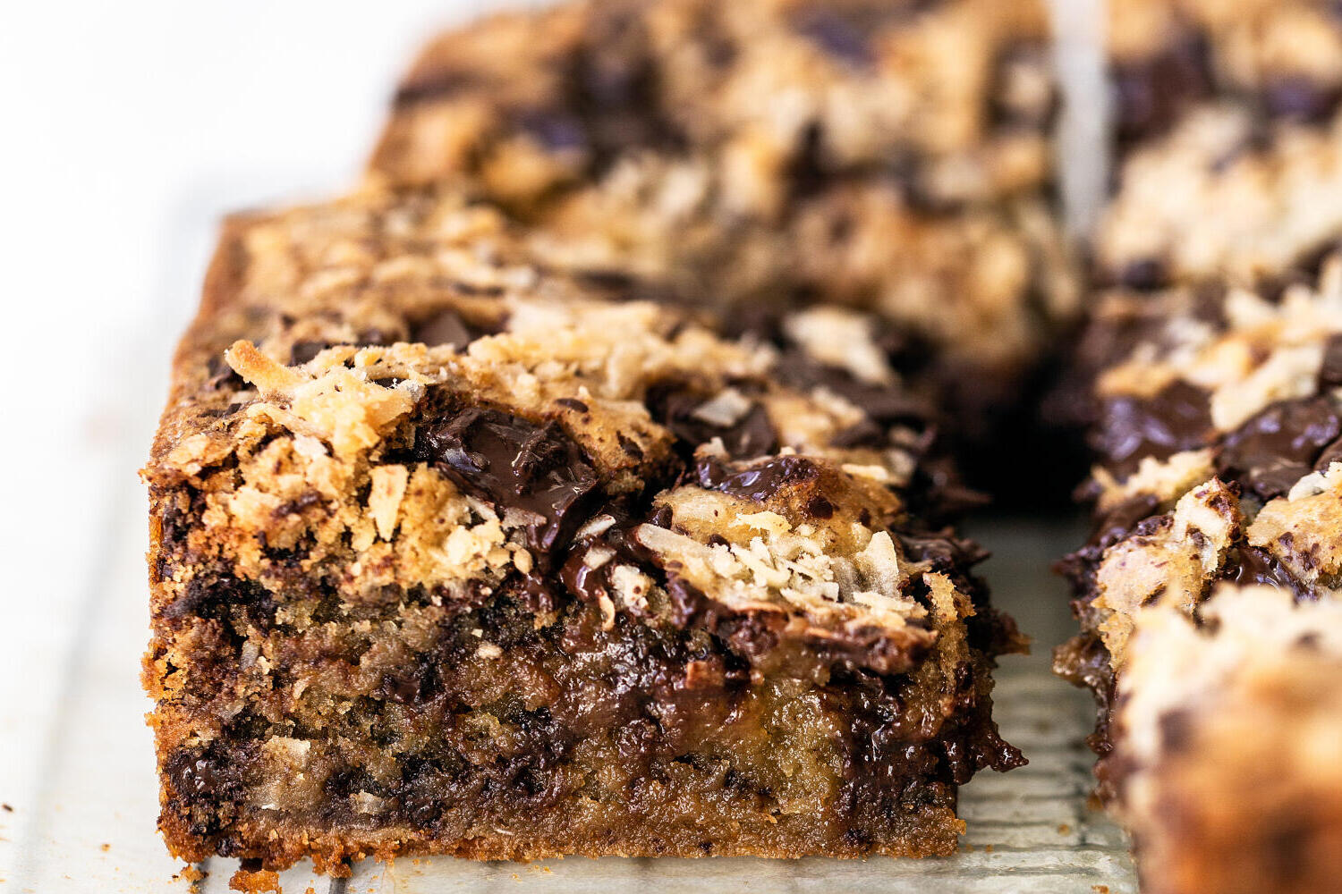 dark-chocolate-coconut-blondies-recipe