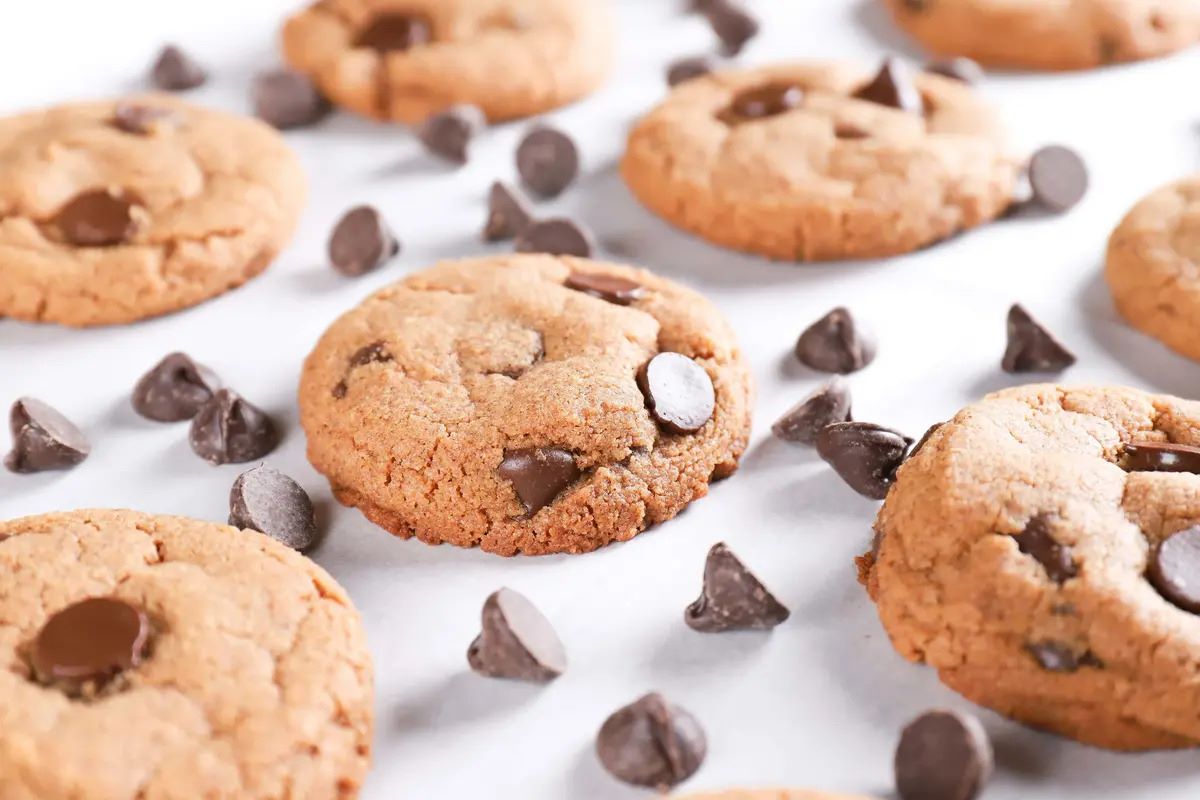 flourless-almond-butter-chocolate-chip-cookies-recipe