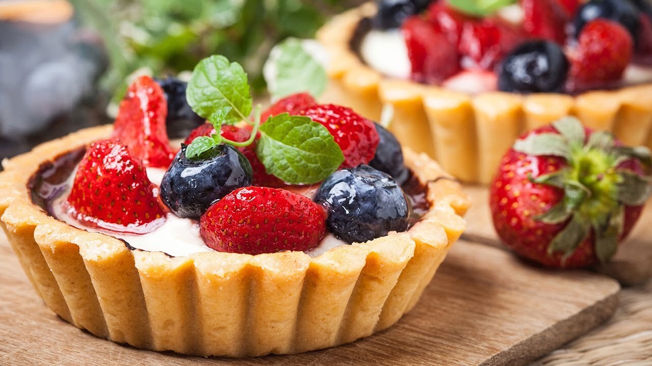 fresh-fruit-tart-recipe-with-vanilla-mascarpone-cream