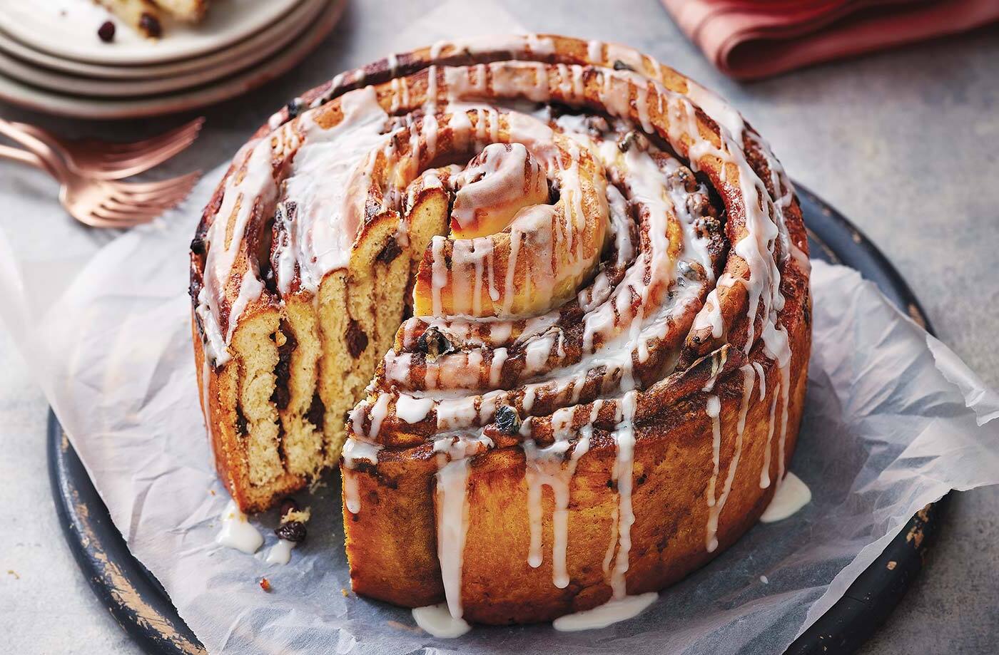 giant-cinnamon-roll-cake-recipe