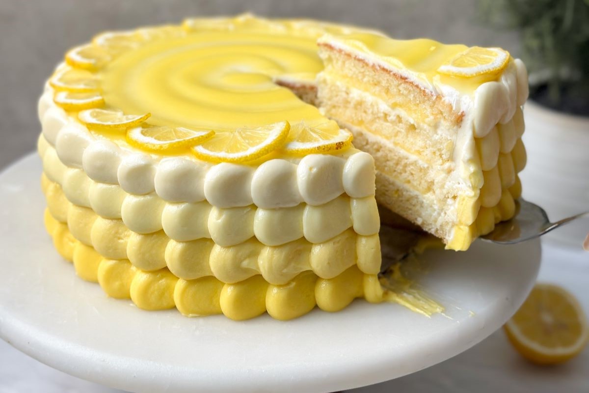 lemon-layer-cake-with-lemon-cream-cheese-buttercream