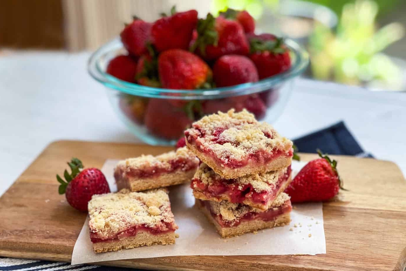 lemon-strawberry-crumb-bars-recipe