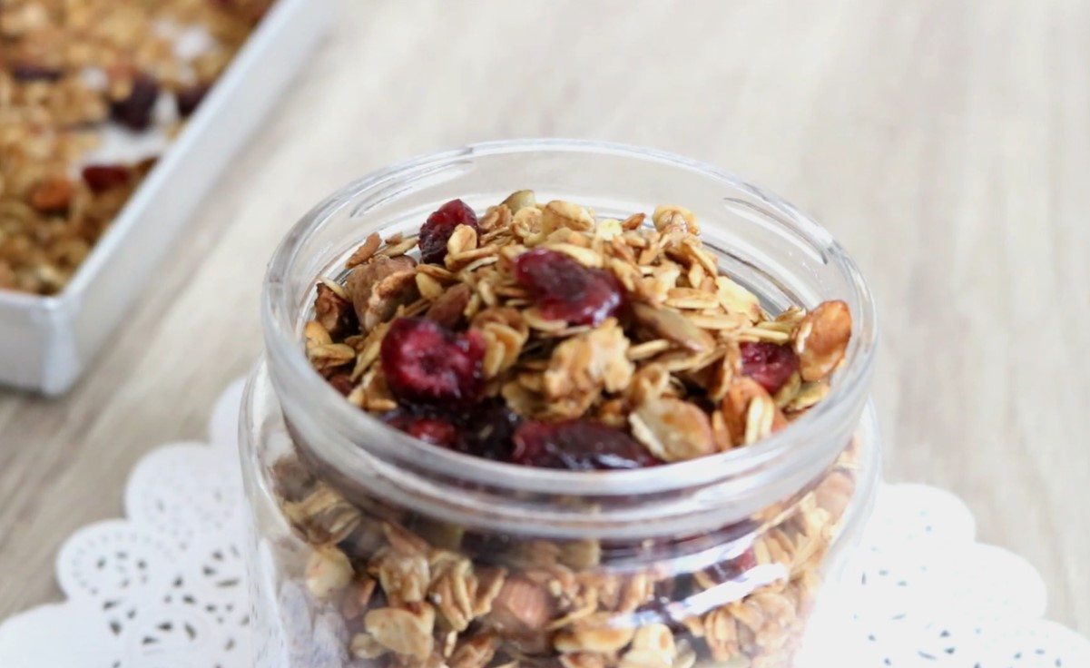 maple-almond-cranberry-granola-recipe