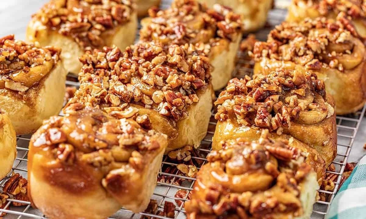 maple-pecan-sticky-buns-recipe