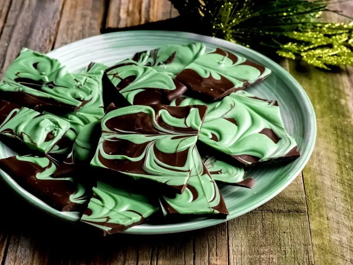 mint-chocolate-swirl-bark-recipe