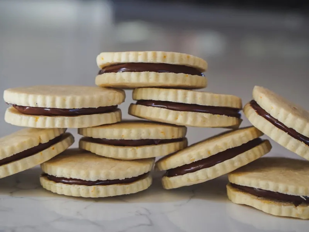 orange-cookies-with-chocolate-ganache-recipe