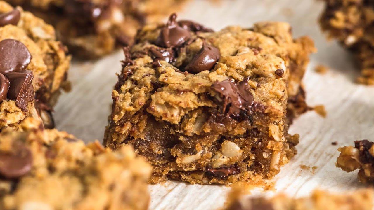 peanut-butter-banana-chocolate-chip-oatmeal-bars-recipe