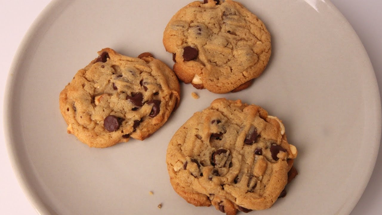 peanut-butter-chocolate-chip-cookies-recipe