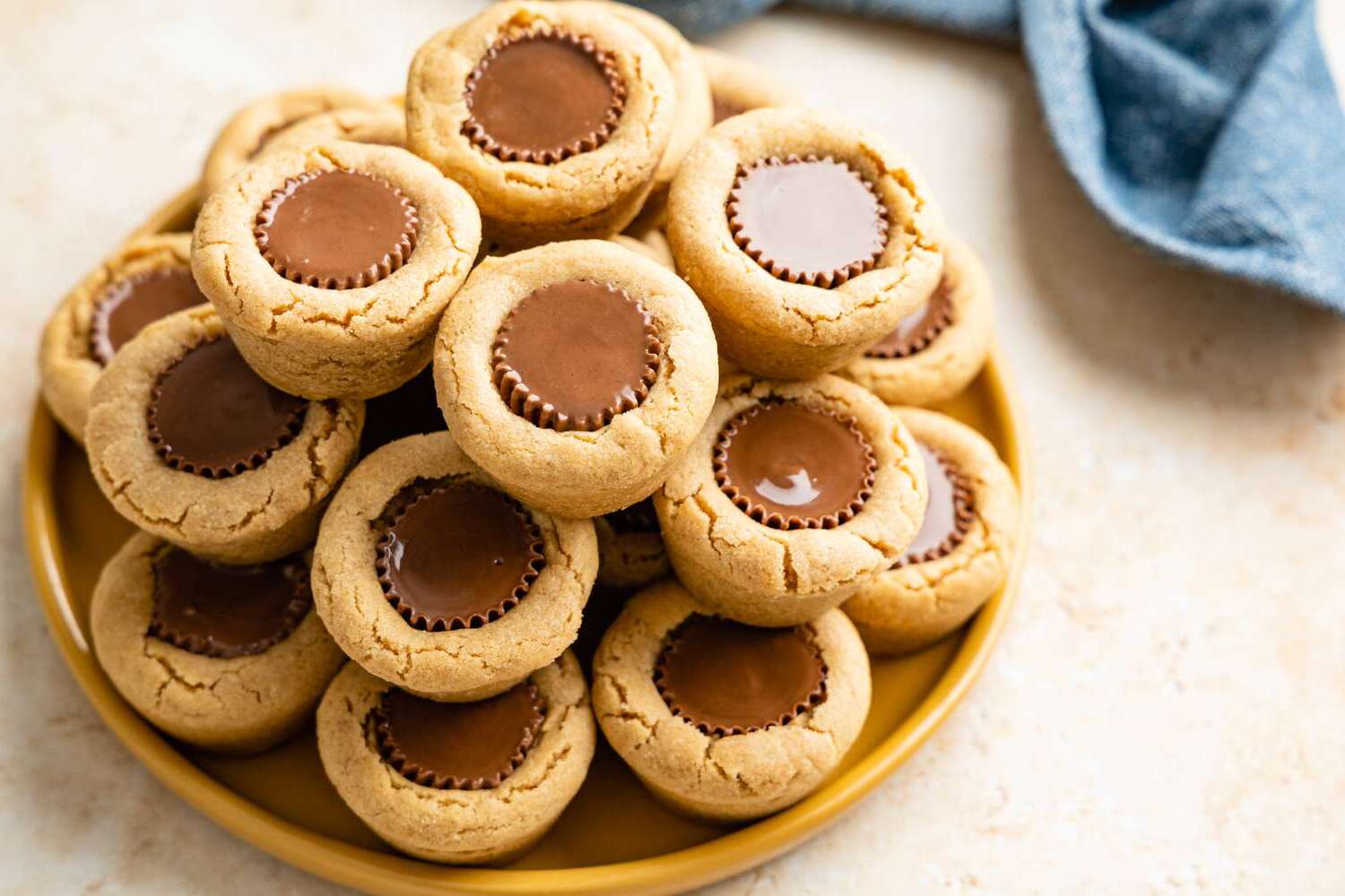 peanut-butter-cup-stuffed-cookies-recipe