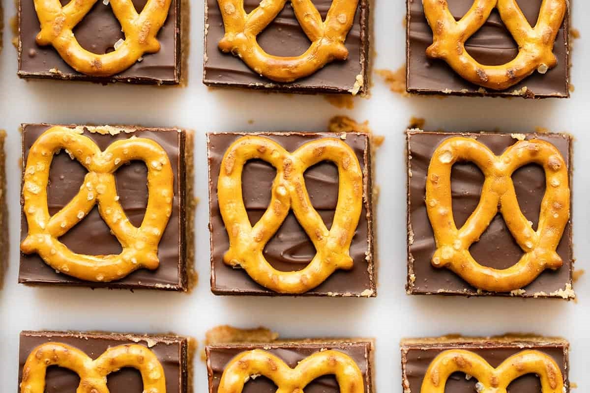 peanut-butter-pretzel-cheesecake-bars-recipe