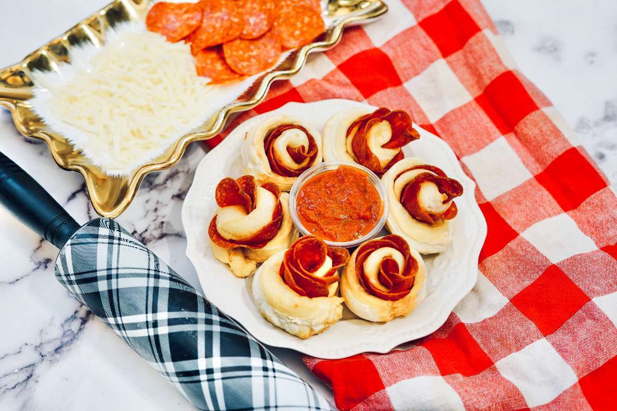 pepperoni-pizza-rolls-recipe