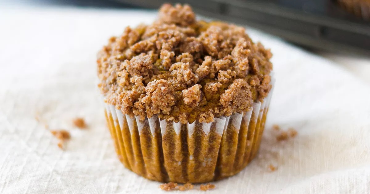 pumpkin-crumb-cake-muffins-recipe