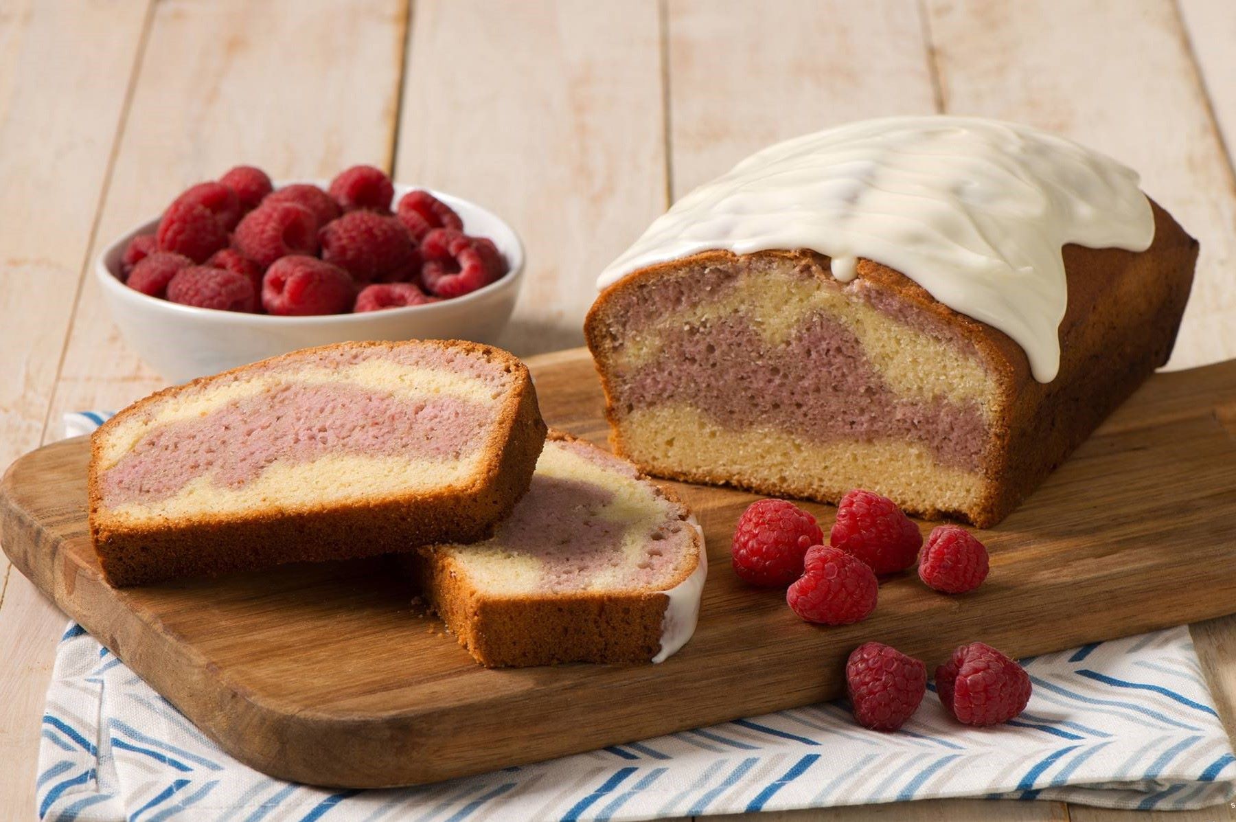 raspberry-swirl-pound-cake-recipe