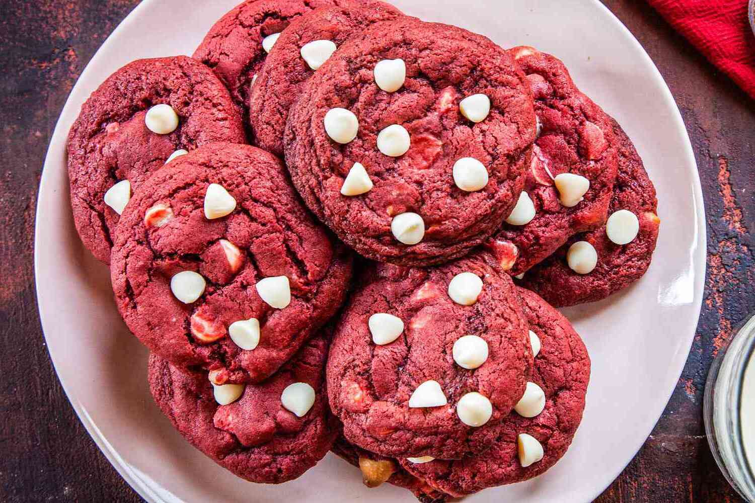 red-velvet-chocolate-chip-cookies-recipe