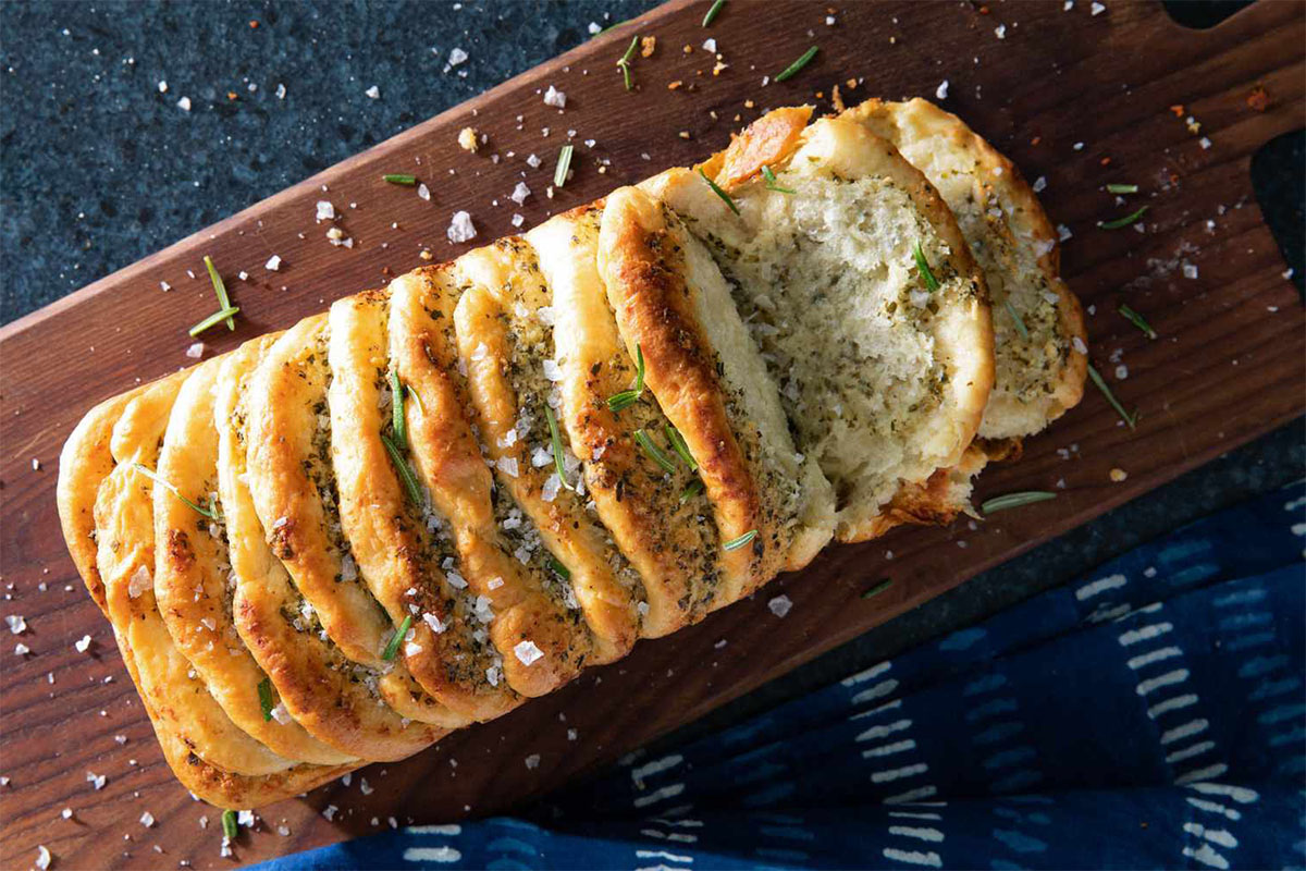 rosemary-garlic-pull-apart-bread