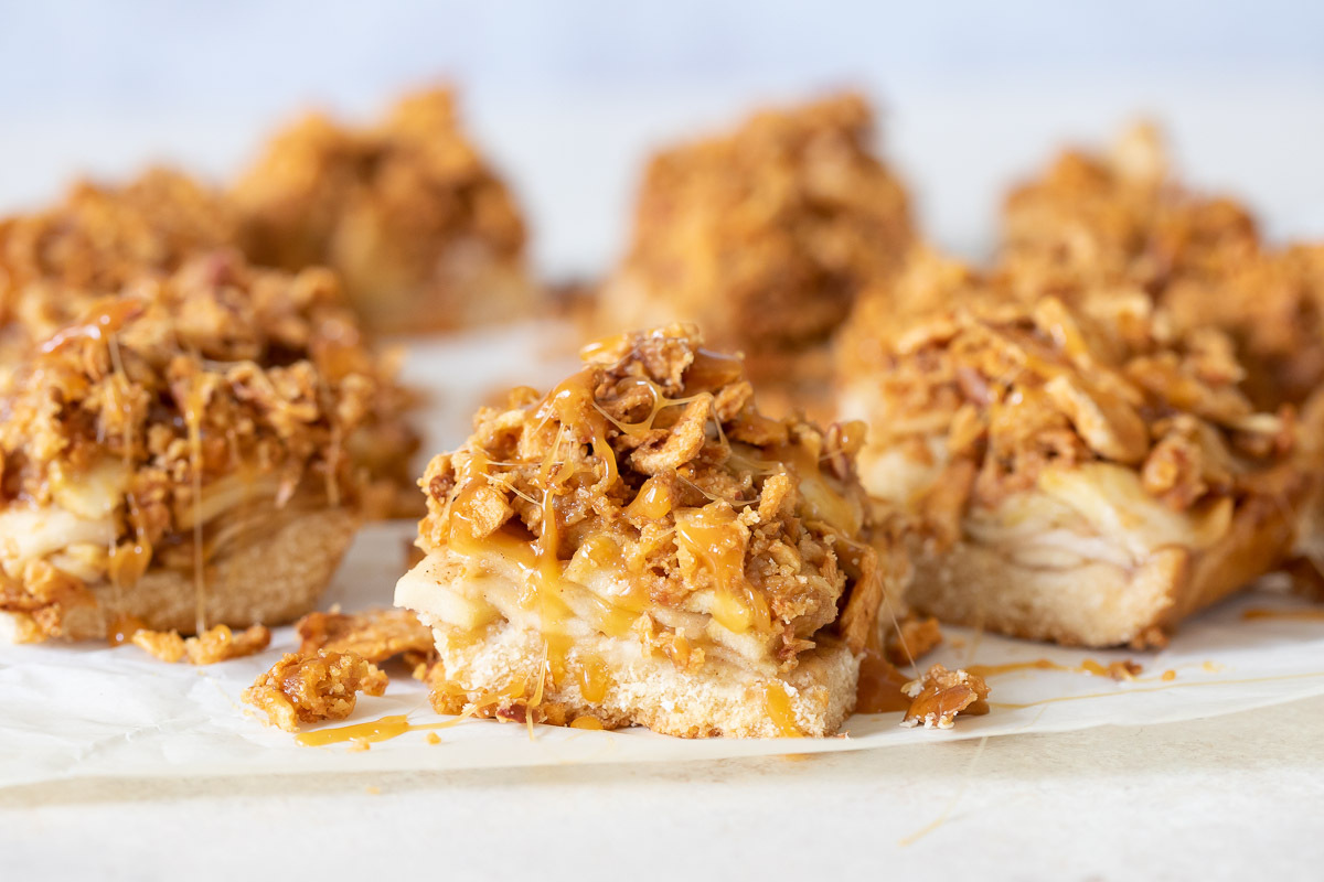 salted-caramel-apple-pie-bars-recipe