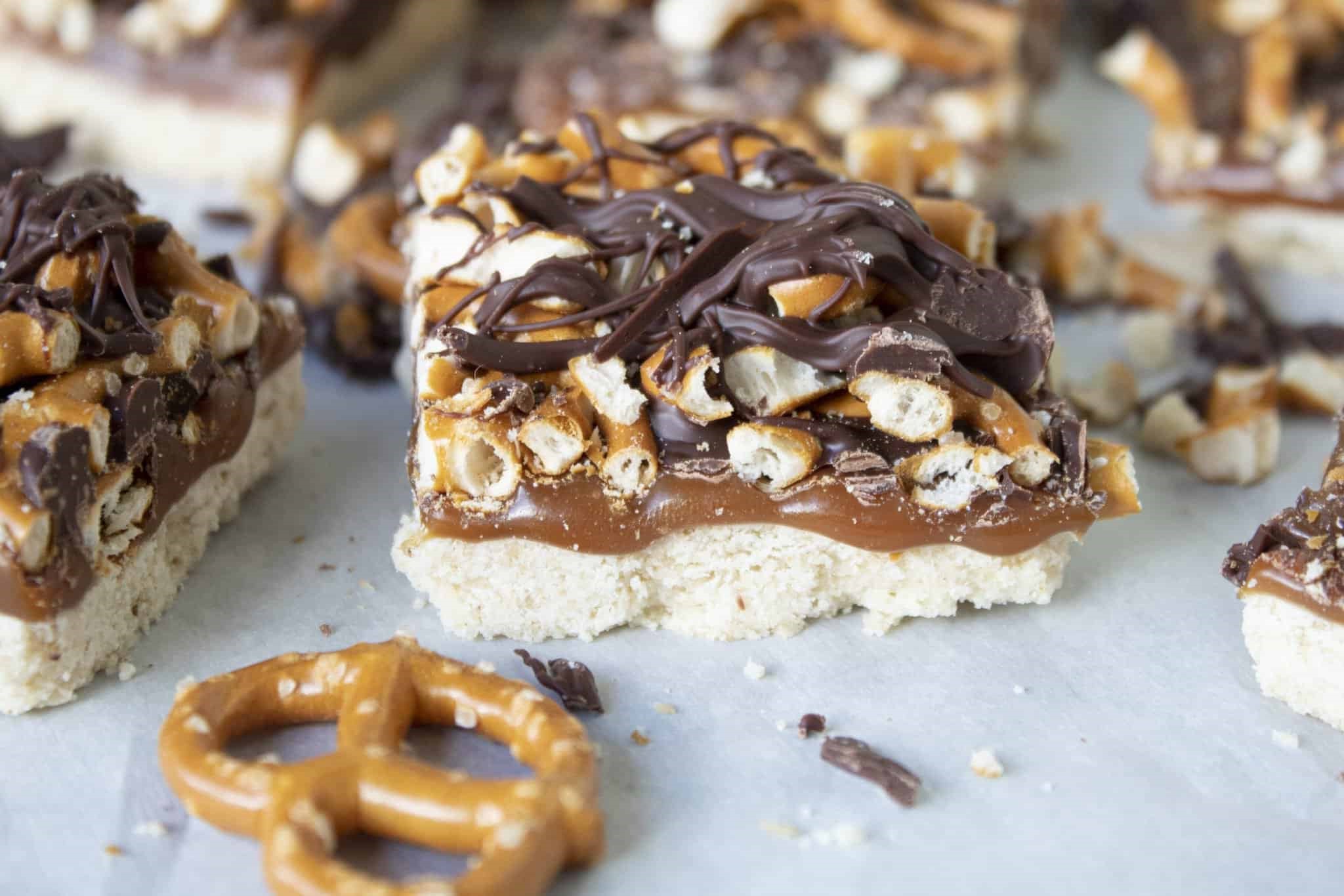 salted-caramel-pretzel-crunch-bars-recipe