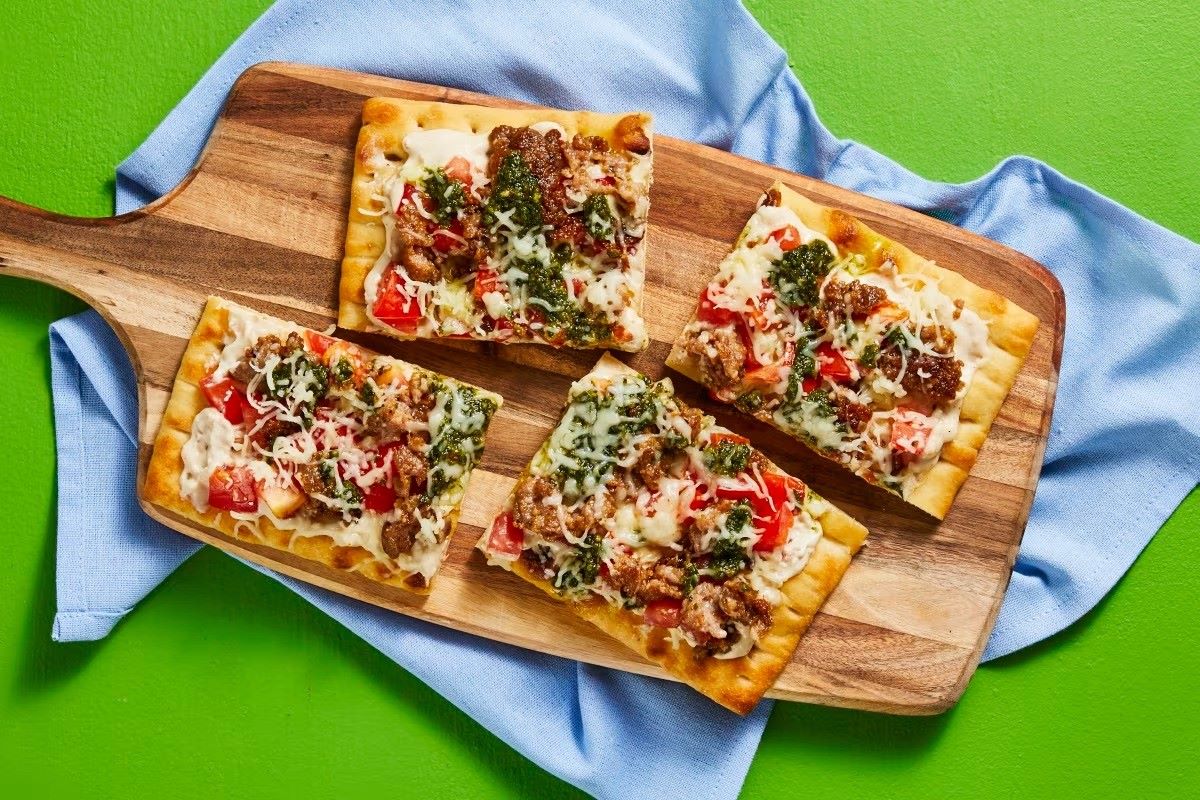 sausage-garlic-pesto-flatbread-recipe