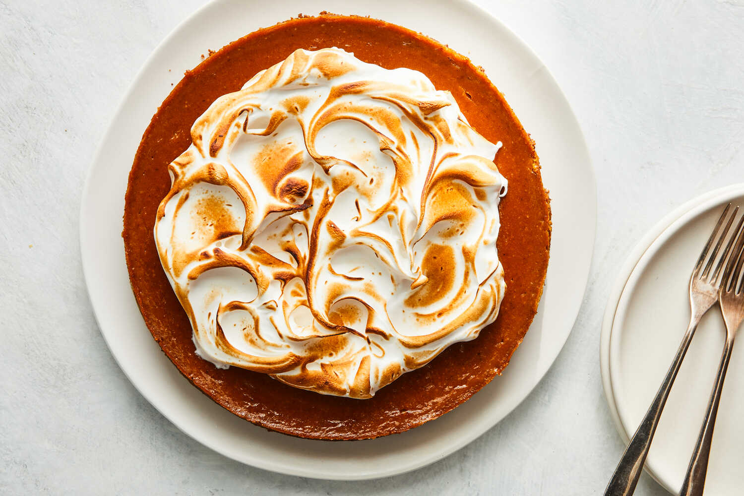 spiced-chai-pumpkin-meringue-pie-recipe