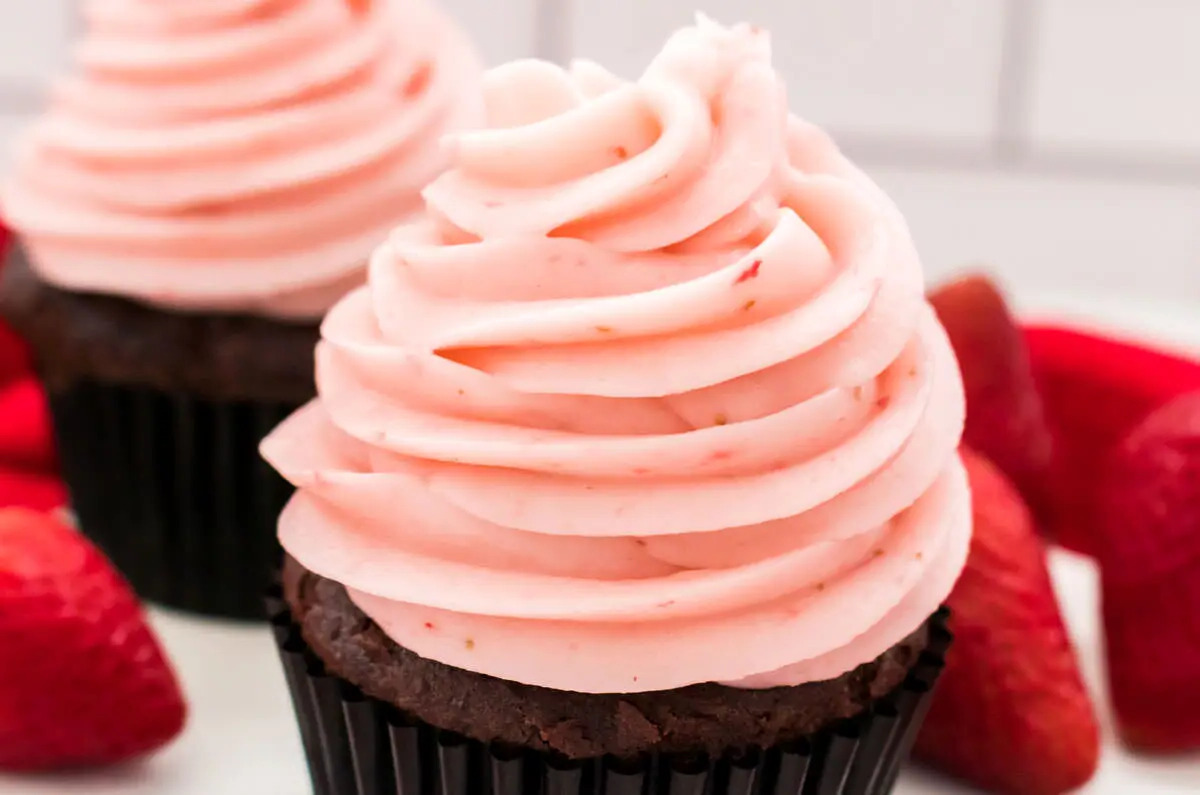 strawberry-buttercream-frosting-recipe