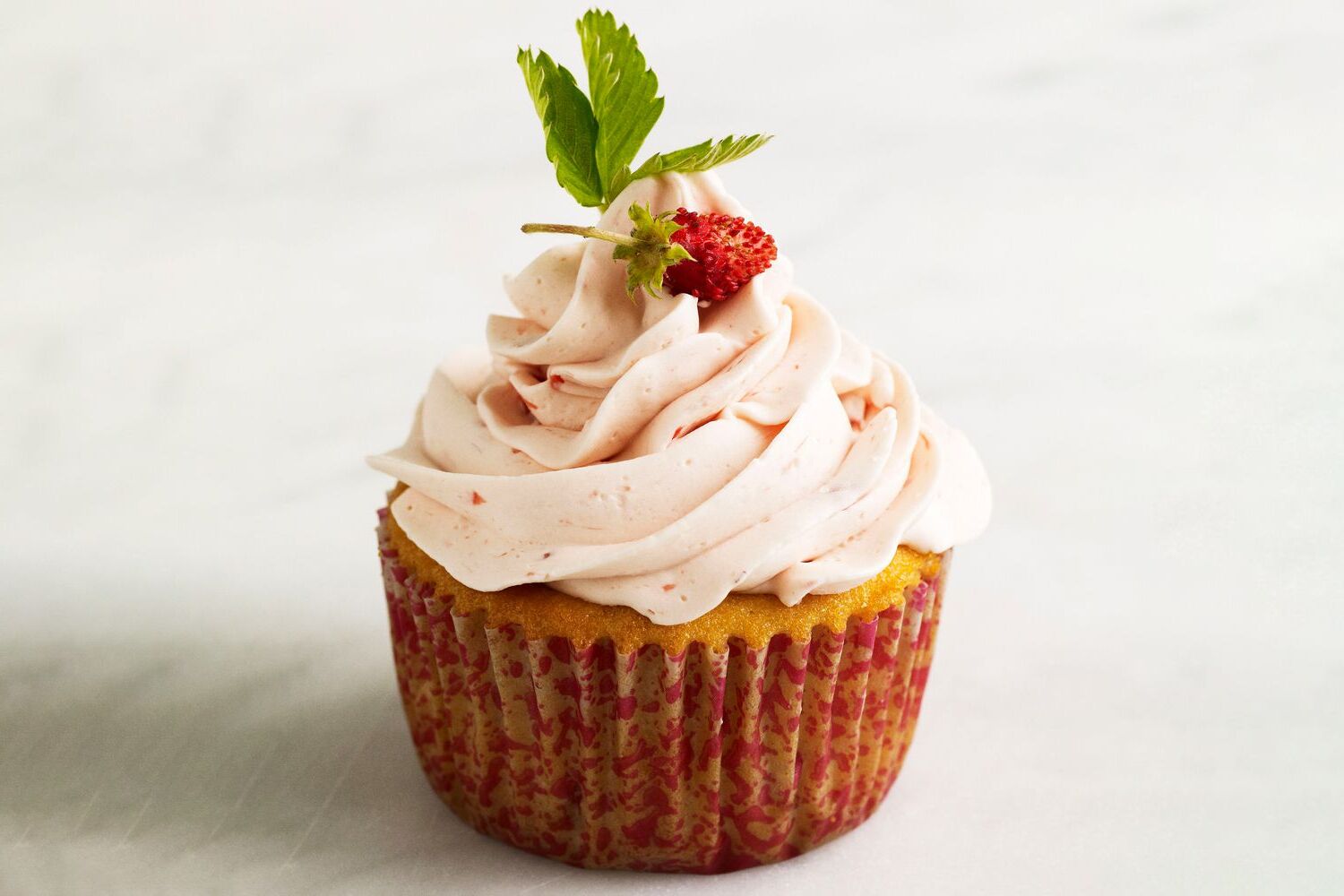 strawberry-cupcakes-with-strawberry-buttercream-recipe