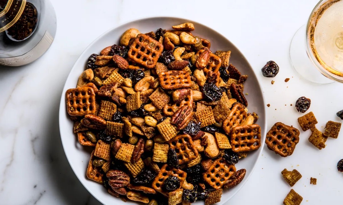 sweet-spicy-honey-chex-mix-recipe