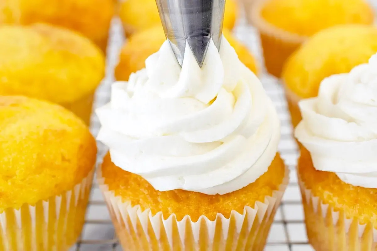 vanilla-buttercream-frosting-recipe