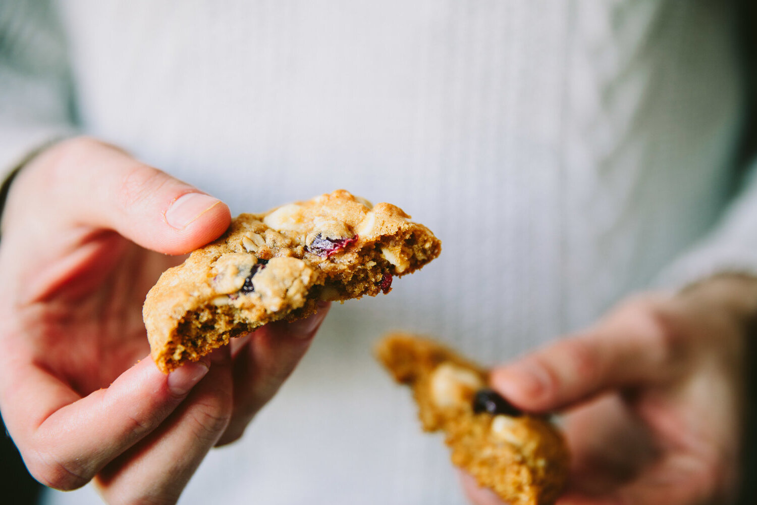 white-chocolate-macadamia-oatmeal-cookies-recipe