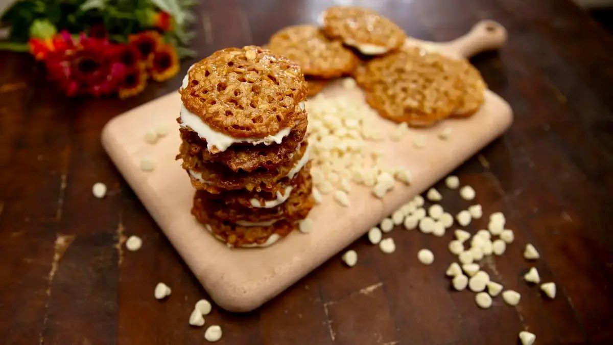 white-chocolate-molasses-cookies-recipe