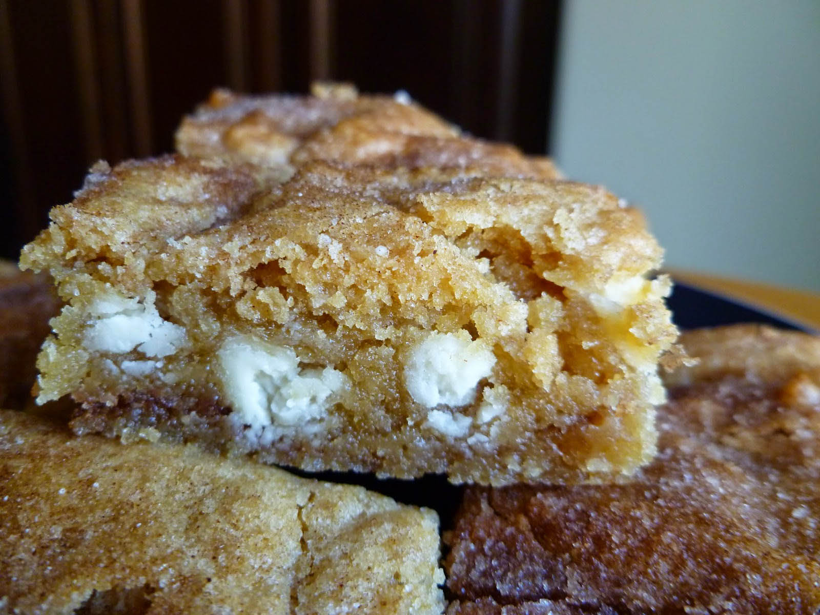 white-chocolate-snickerdoodle-blondies-recipe