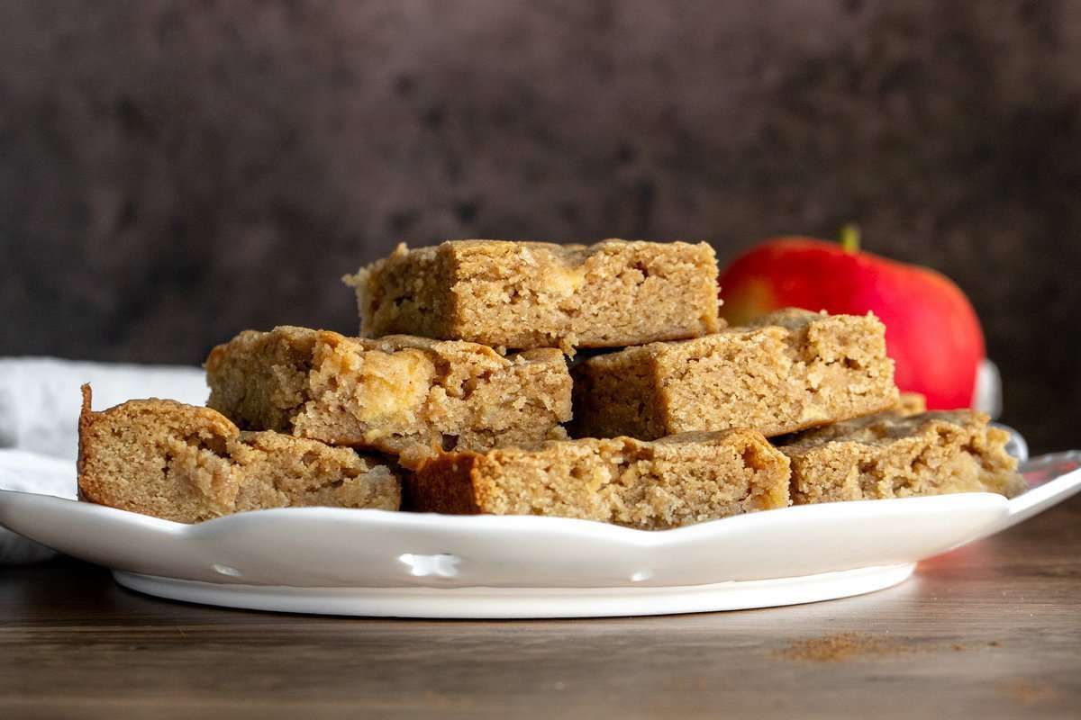 apple-cinnamon-blondies-recipe