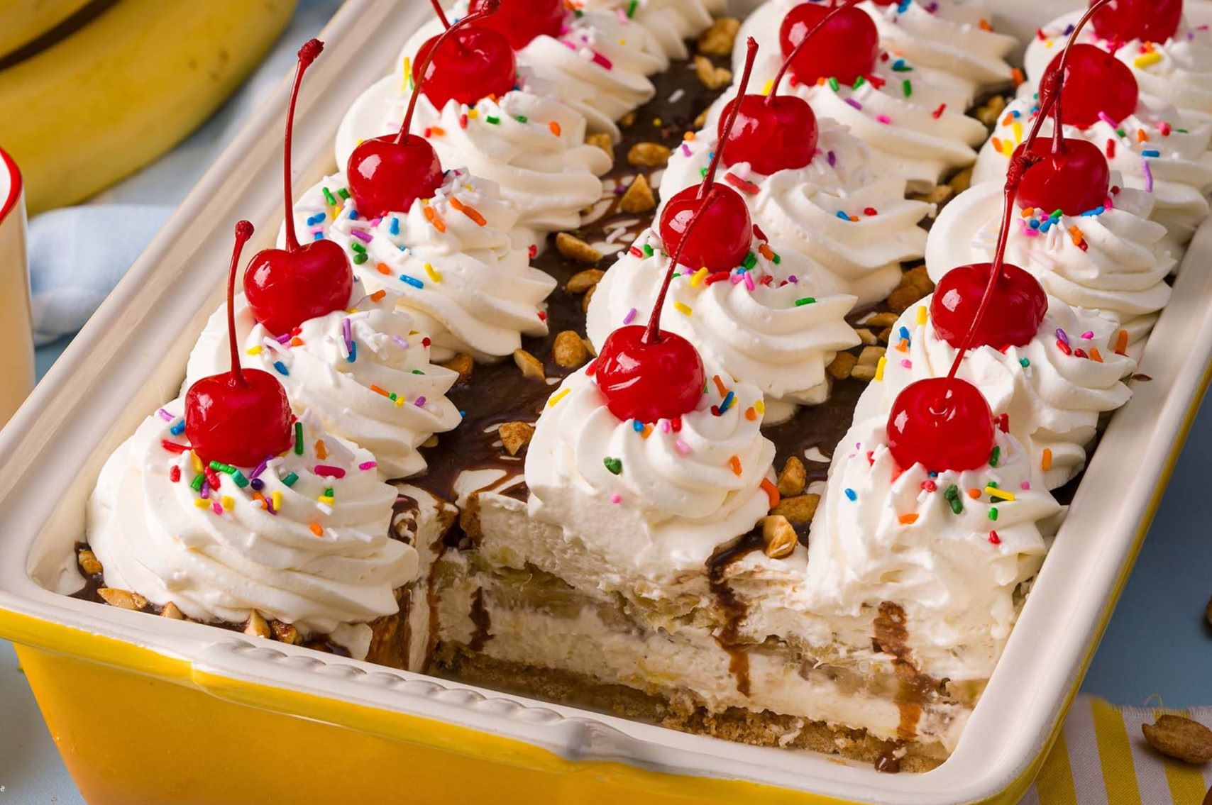 banana-split-cake-recipe