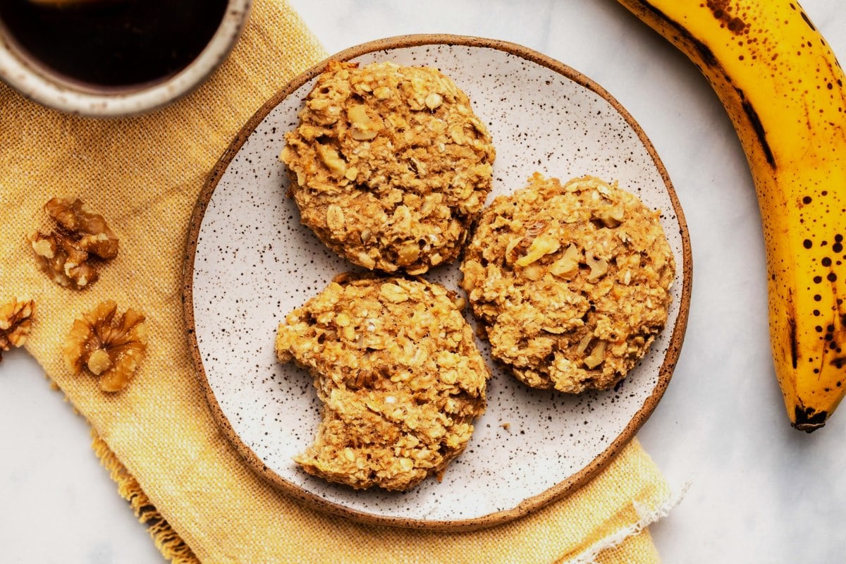 banana-walnut-oatmeal-cookies-recipe